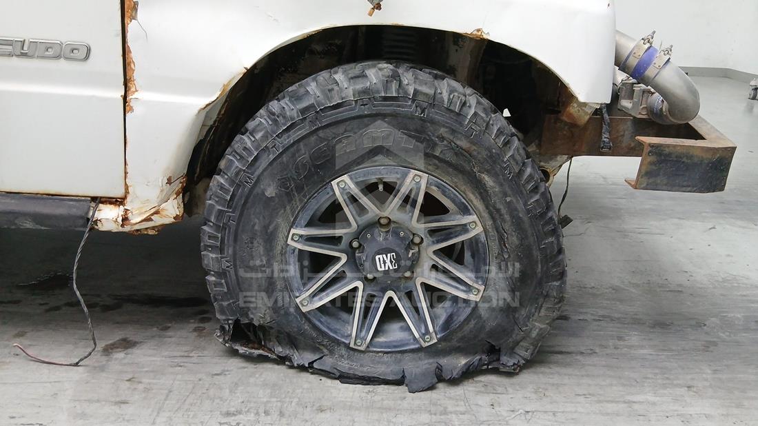 1990 Suzuki Vitara — Front Right Tyre — Photo 26