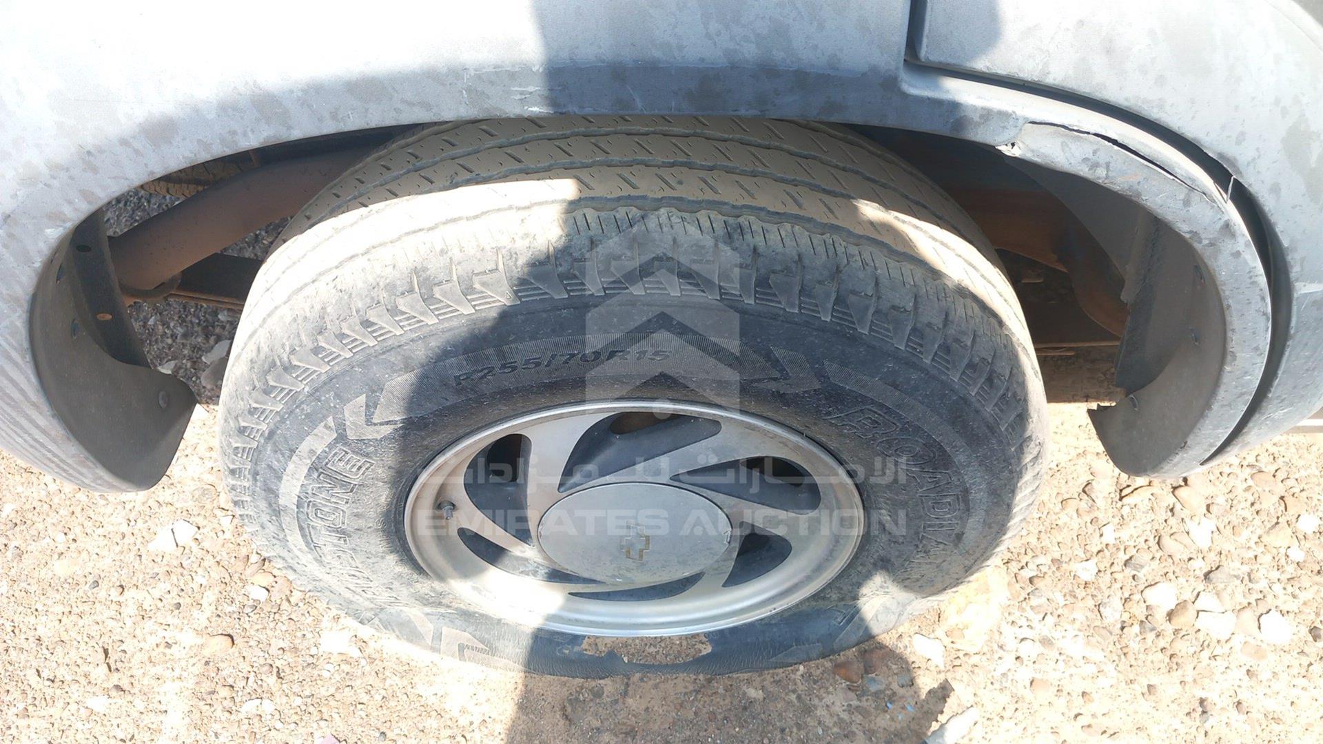 1998 CHEVROLET BLAZER VIN: 1GNDT13W7WK202143