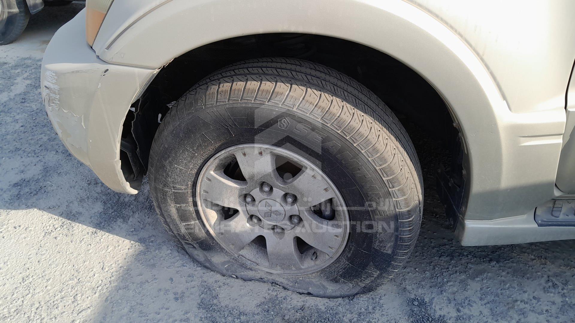 2006 MITSUBISHI PAJERO VIN: JMYLRV73W6J713434