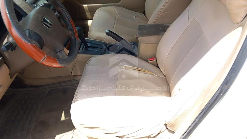 VIN: JHMCM56563C403354 Auction: EmiratesAuction Lot: 404966 VIN: JHMCM56563C403354 Honda Accord 2003 WHITE Photo 13