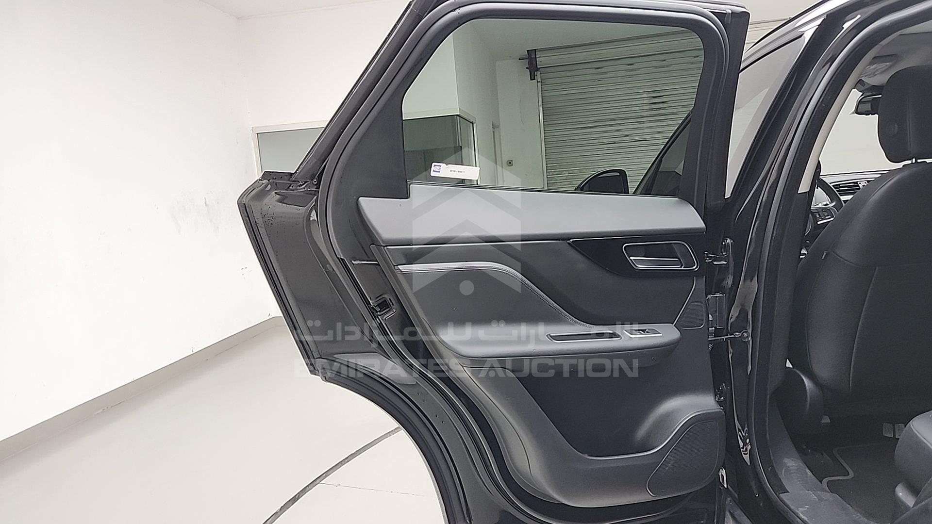 2018 JAGUAR F-PACE VIN: SADCJ2FX7JA251768