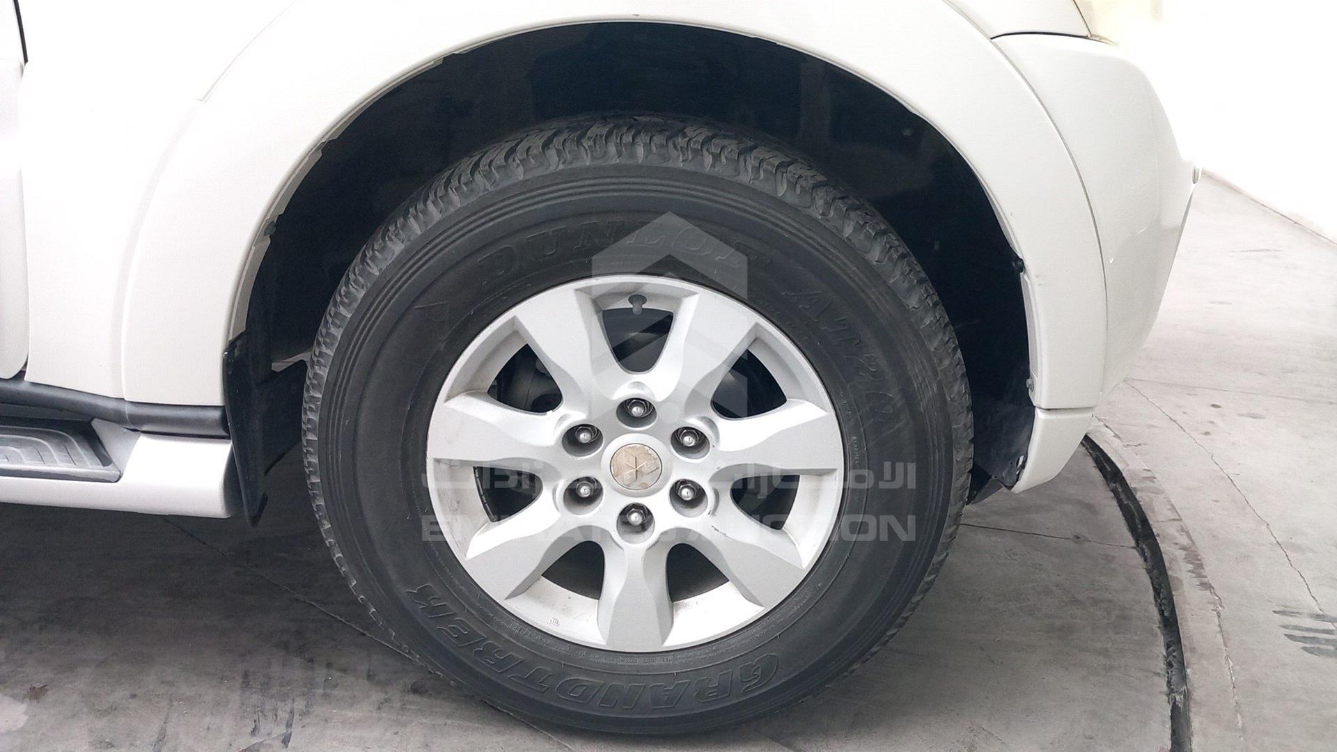 2010 MITSUBISHI PAJERO VIN: JMYLRV95WAJ713865
