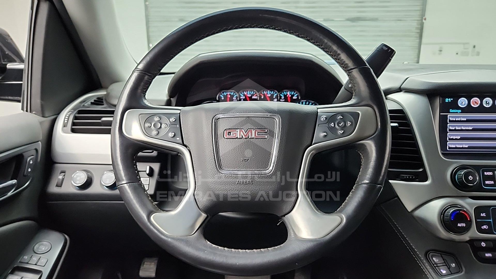 2020 GMC YUKON VIN: 1GKS2GKC4LR273725
