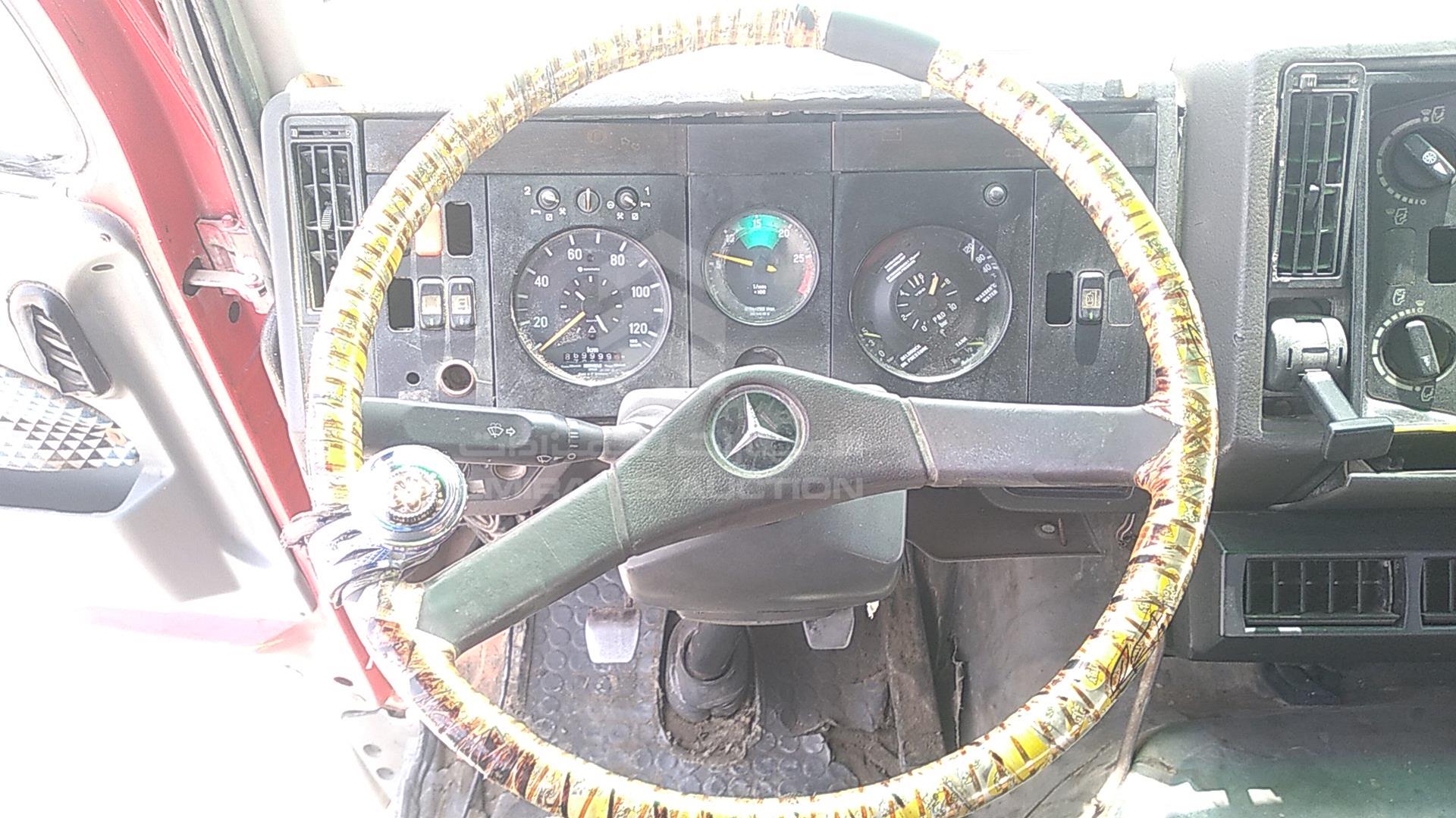 1991 MERCEDES --- VIN: WDB65142715735386