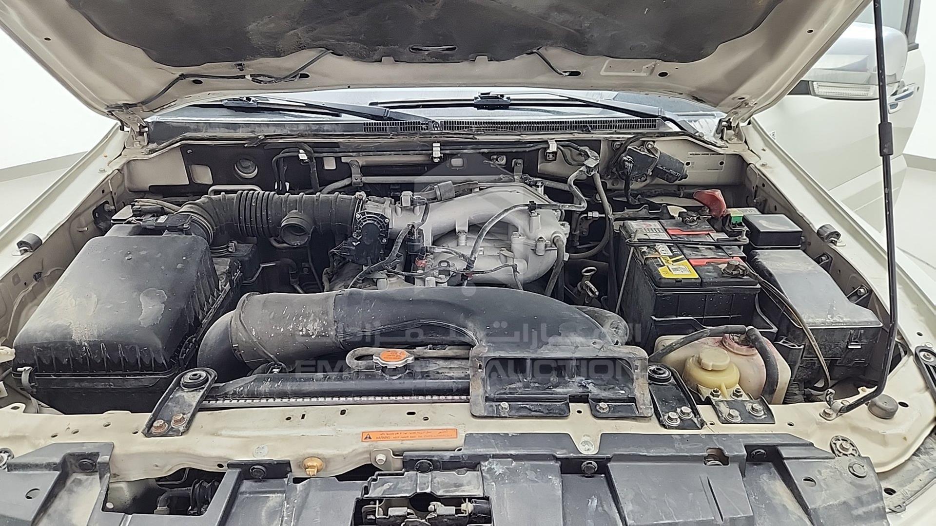 2009 MITSUBISHI PAJERO VIN: JMYLRV93W9J703606