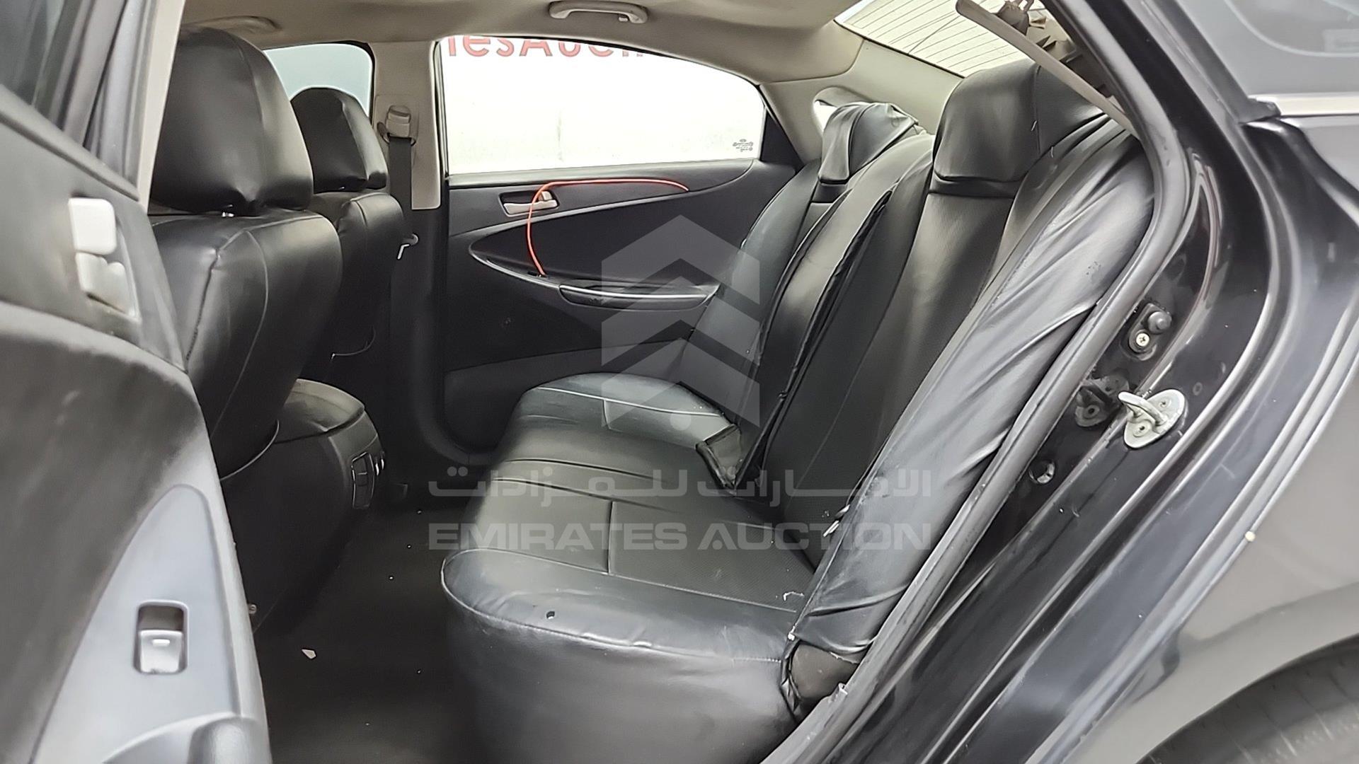 2012 HYUNDAI SONATA VIN: KMHEB41C0CA288080