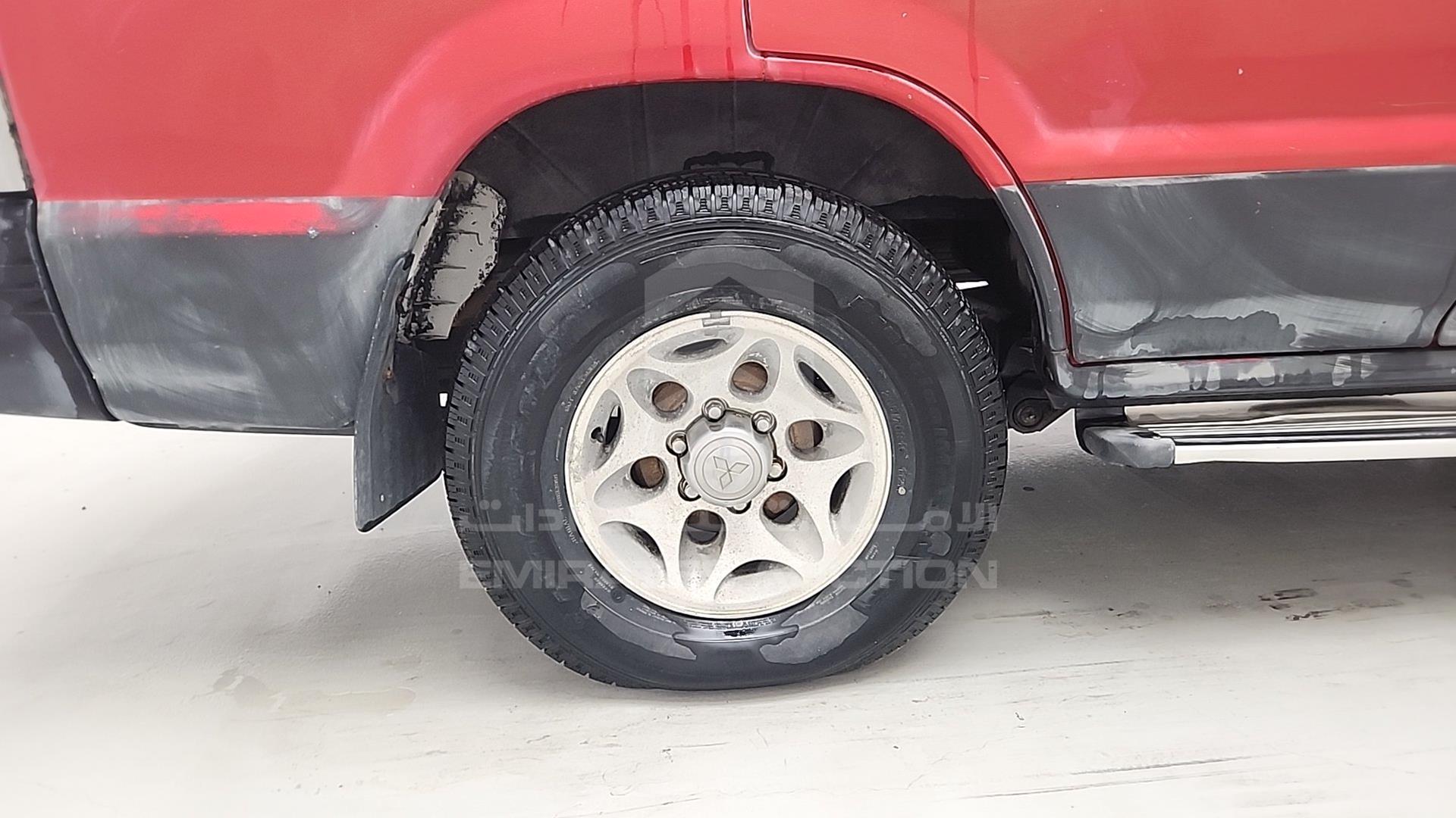 2000 MITSUBISHI PAJERO VIN: JMY0RV310YJ704581