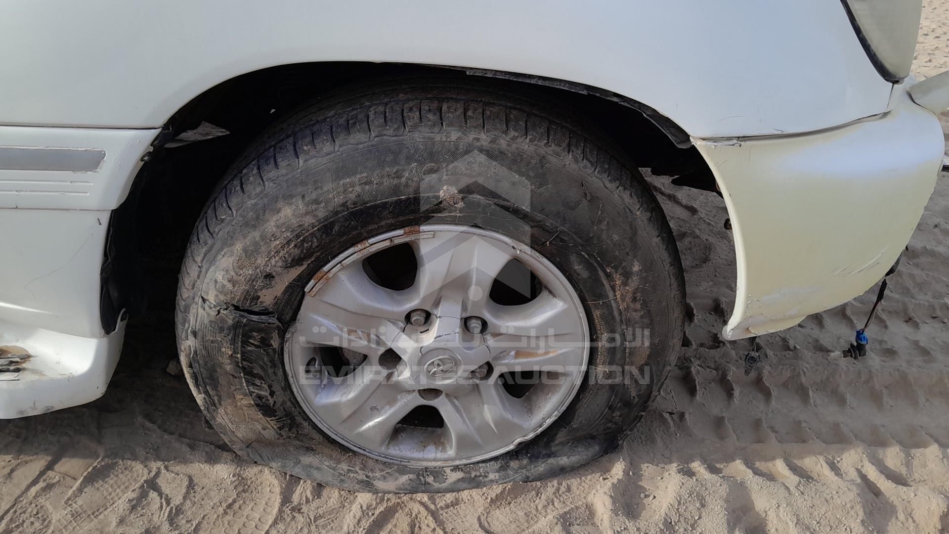 2006 TOYOTA LAND CRUISER VIN: JTEHJ09JX65132086