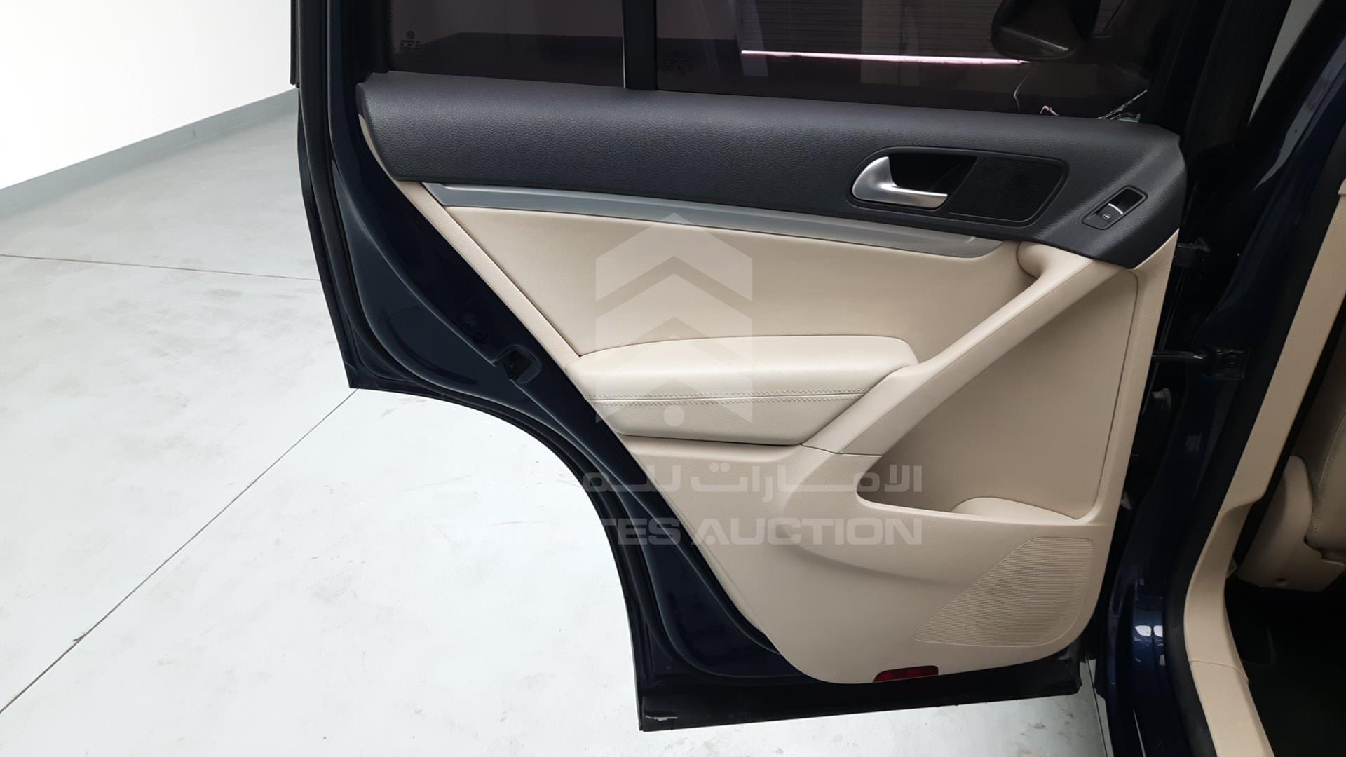 2015 VOLKSWAGEN TIGUAN VIN: WVGCE2AX1FW500403