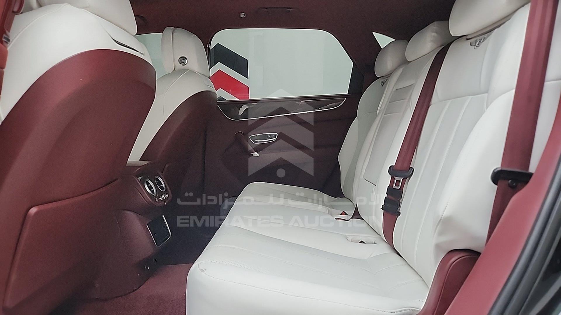 2019 BENTLEY BENTAYGA VIN: SJAAL1ZV2KC023332