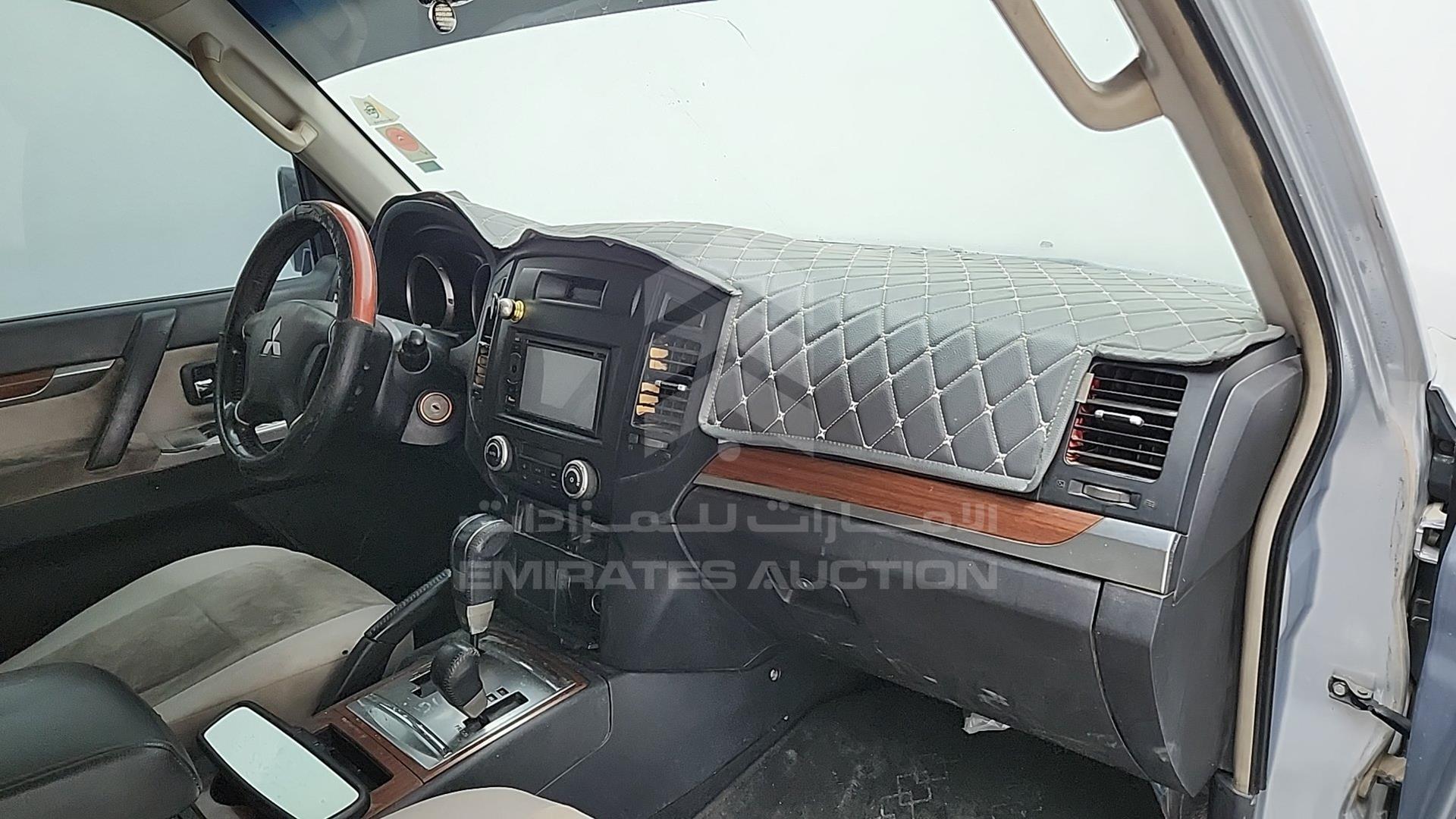 2007 MITSUBISHI PAJERO VIN: JMYLRV93W7J708656