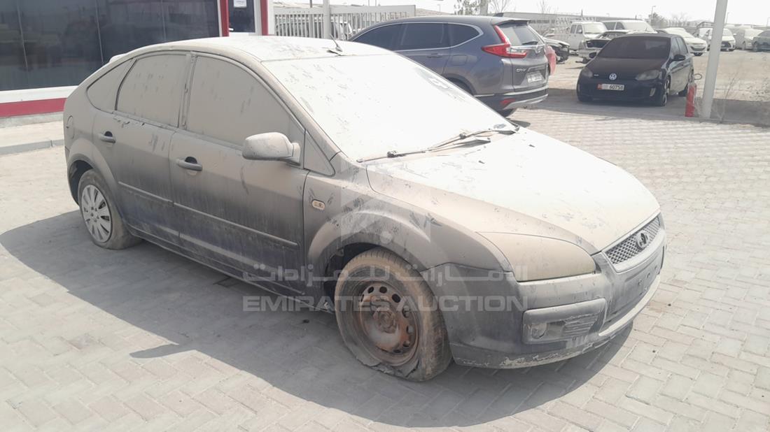 2006 Ford Focus — Front Right Angle — Photo 8