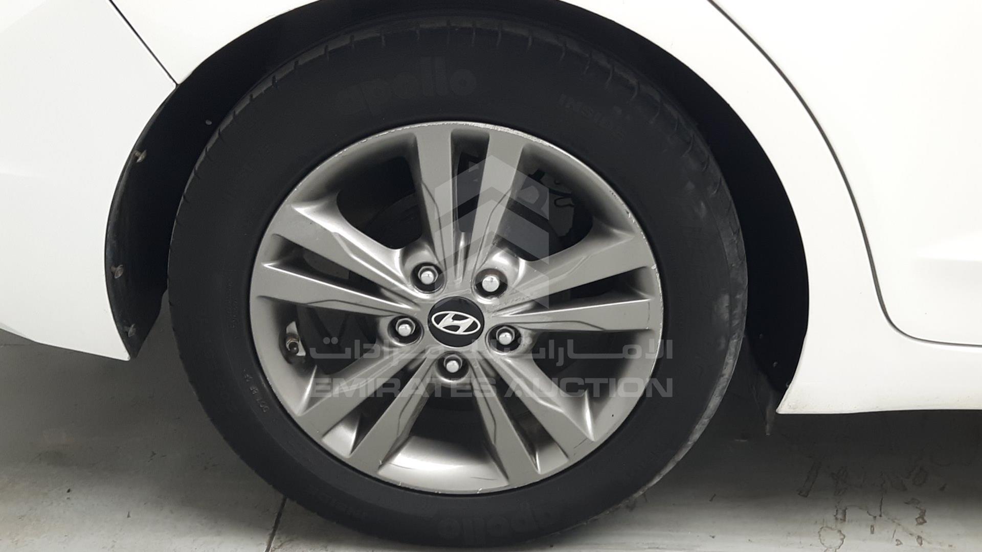 2019 HYUNDAI ELANTRA VIN: 5NPD74LF0KH458356