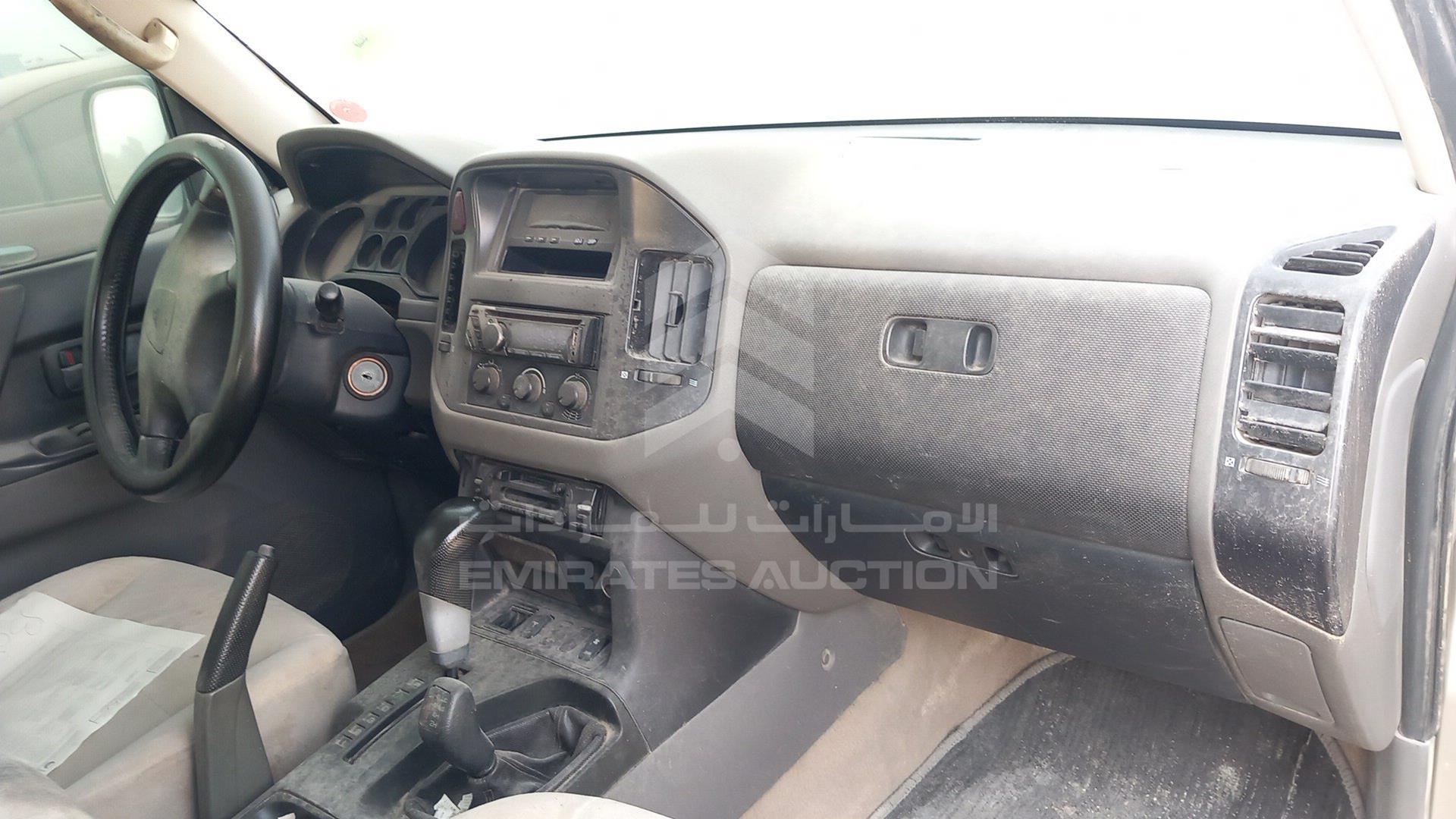 2001 MITSUBISHI PAJERO VIN: JMYLRV73W1J702736