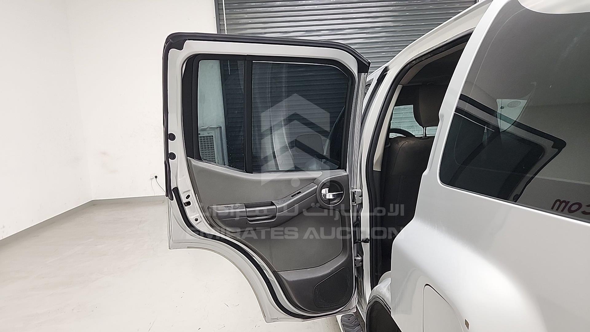 2015 NISSAN XTERRA VIN: 5N1AN0N63FN665727
