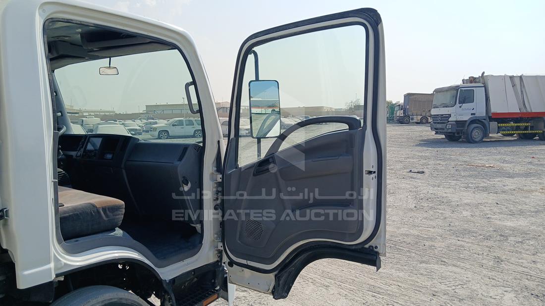 2025 Isuzu NPR — Front Right Door — Photo 23