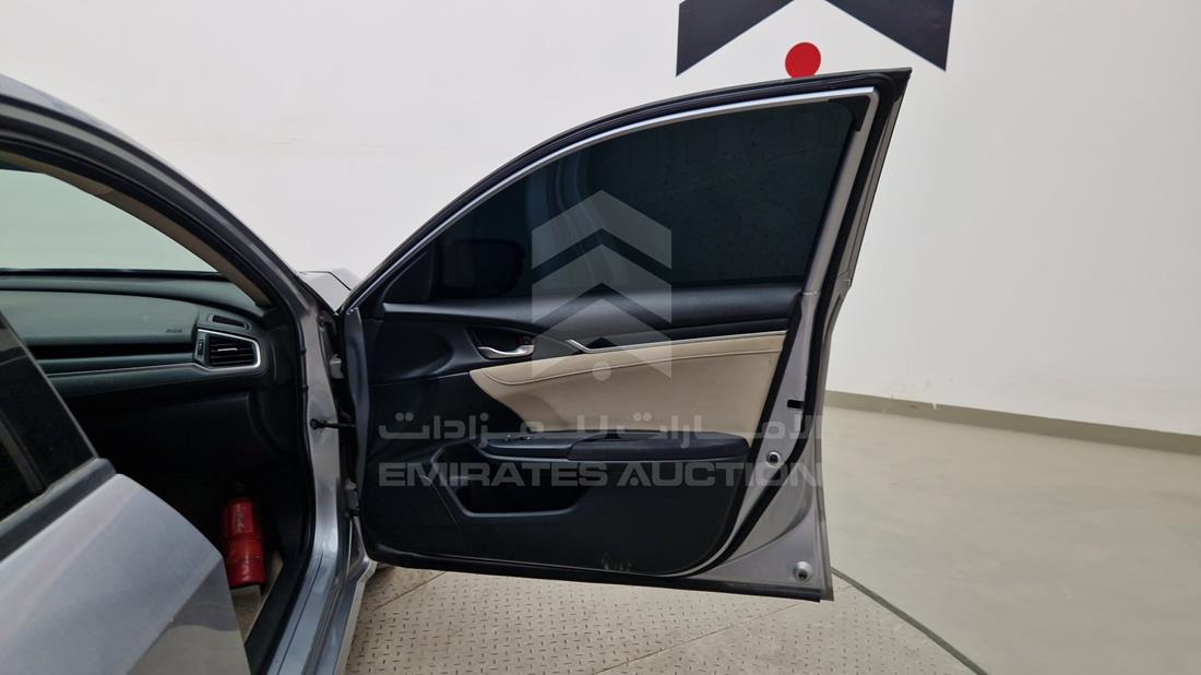 هوندا سيفيك 2021 — الباب الأمامي الأيمن — صورة 29
