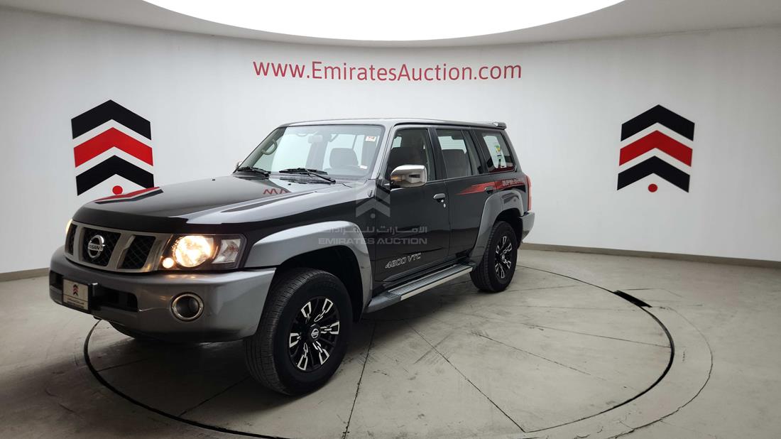 2023 Nissan Patrol — Front Left Angle — Photo 8