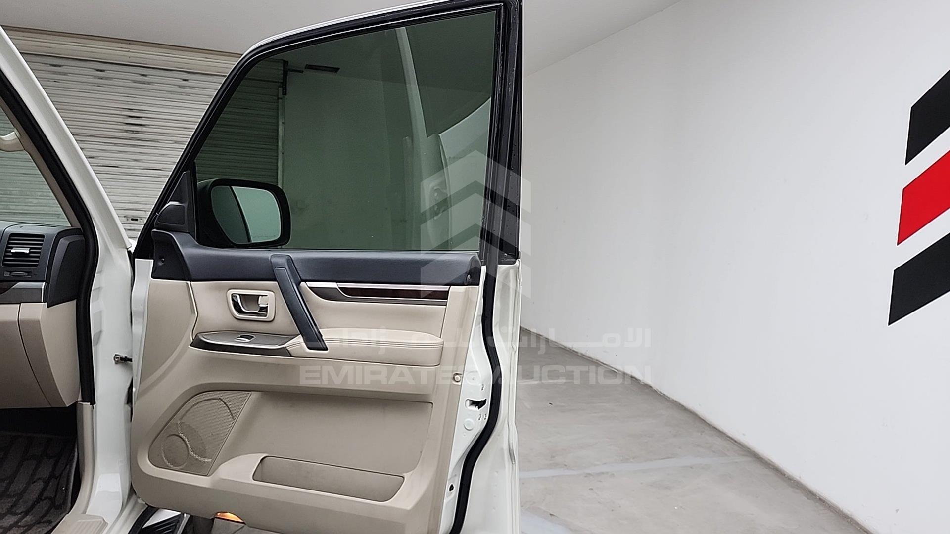 2020 MITSUBISHI PAJERO VIN: JE4MR62M0LJ703693