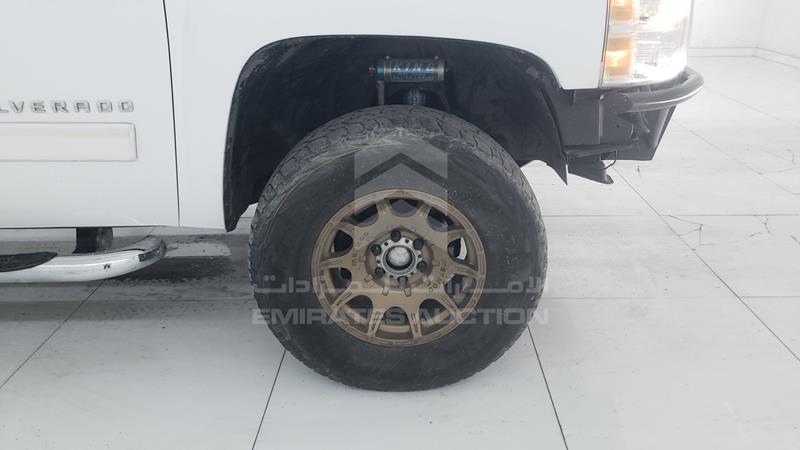 VIN: 1GCNK9E04CZ330267 Auction: EmiratesAuction Lot: 345598 1GCNK9E04CZ330267 Chevrolet Silverado 2012 WHITE Photo 24