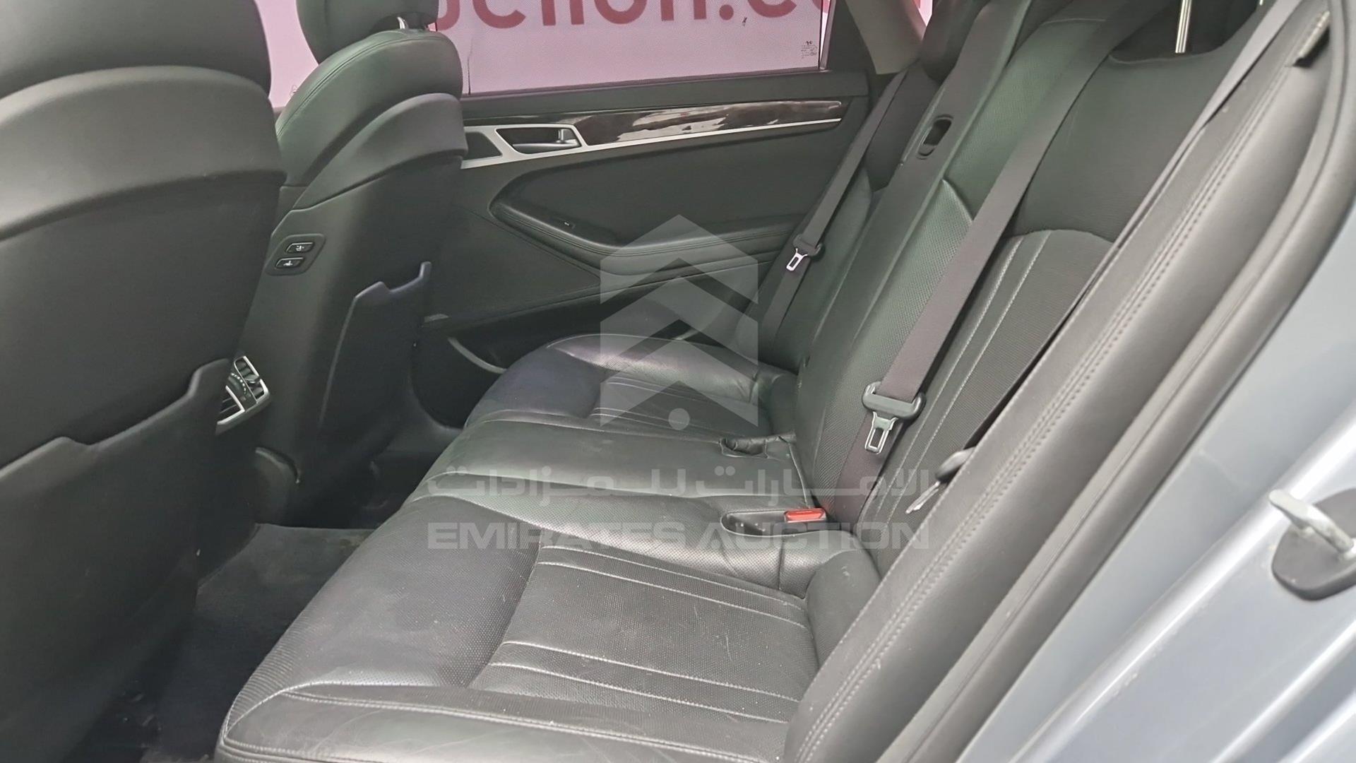 2016 HYUNDAI GENESIS VIN: KMHGM41DDGU126104