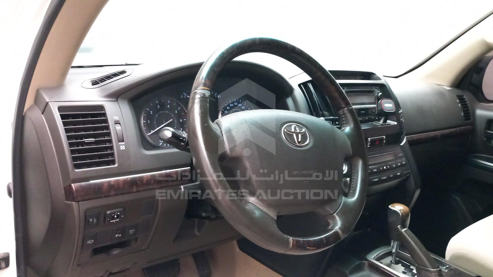 2009 TOYOTA LAND CRUISER VIN: JTMHU09J695010180
