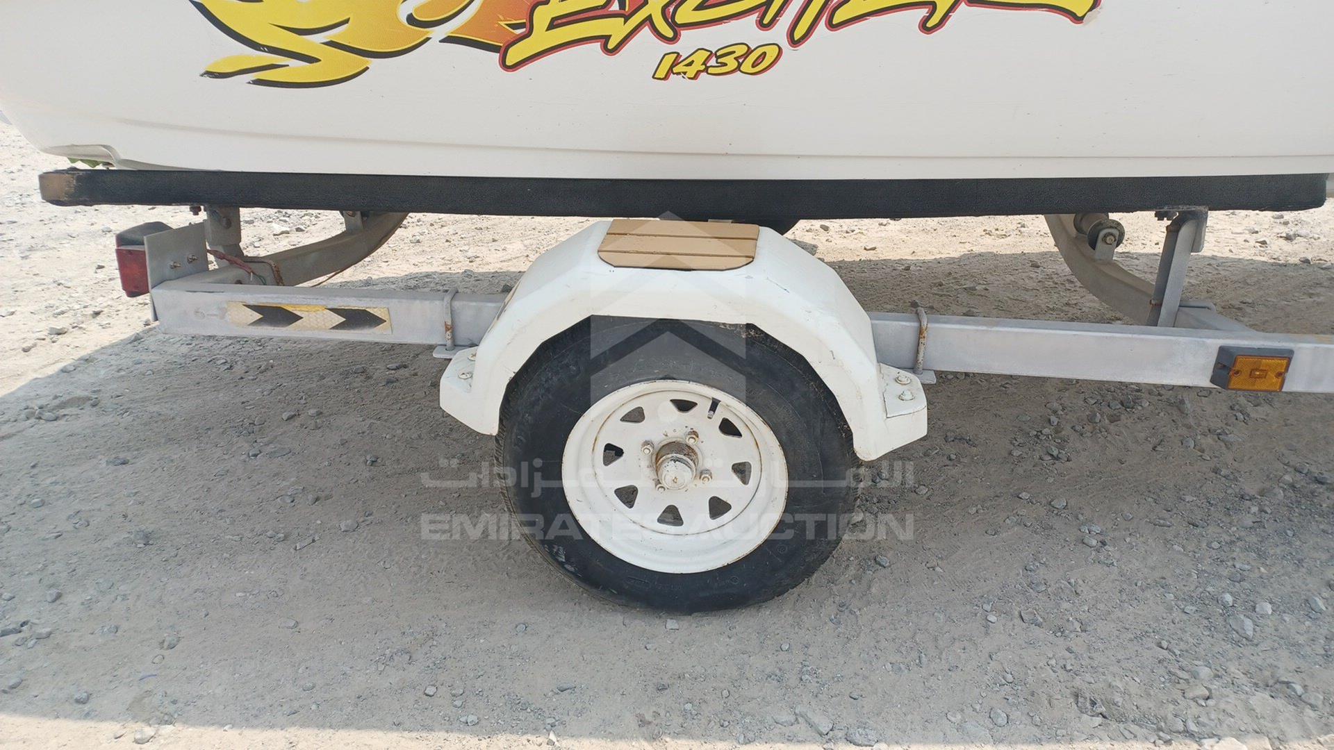 0 BOAT + TROLLEY --- VIN: JPMLIT0010236B