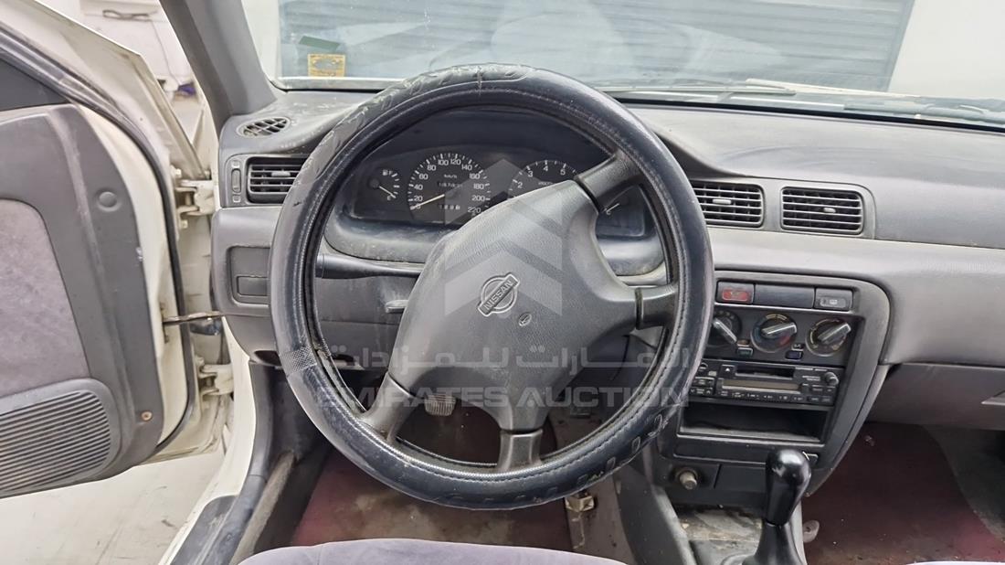 1999 Nissan Sunny — Steering & Mounted Controls — Photo 16