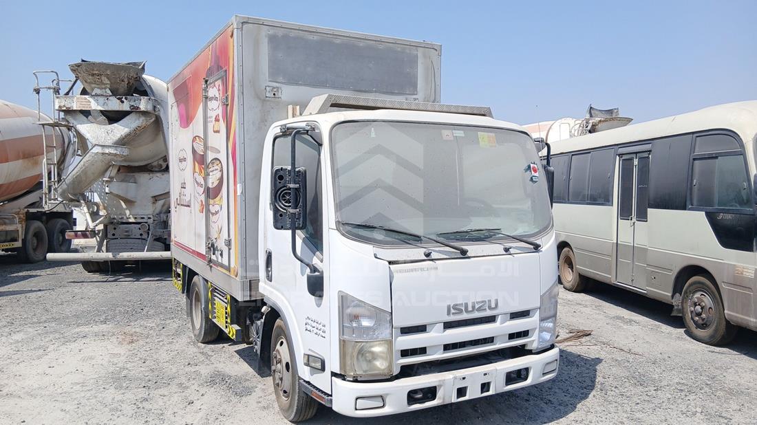 2014 Isuzu Reward NM — Front Right Angle — Photo 9