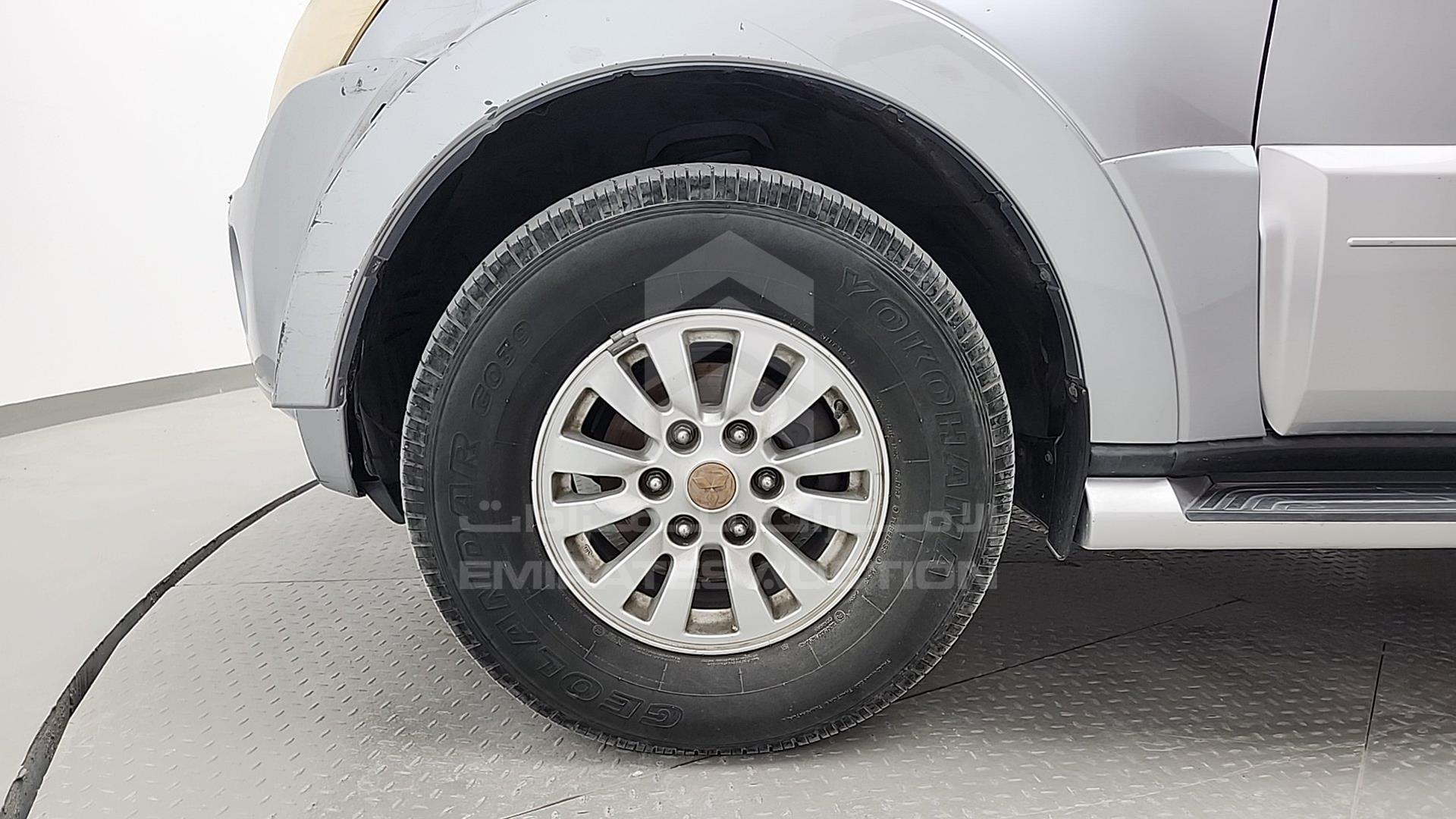 2011 MITSUBISHI PAJERO VIN: JMYMRV85WBJ704625