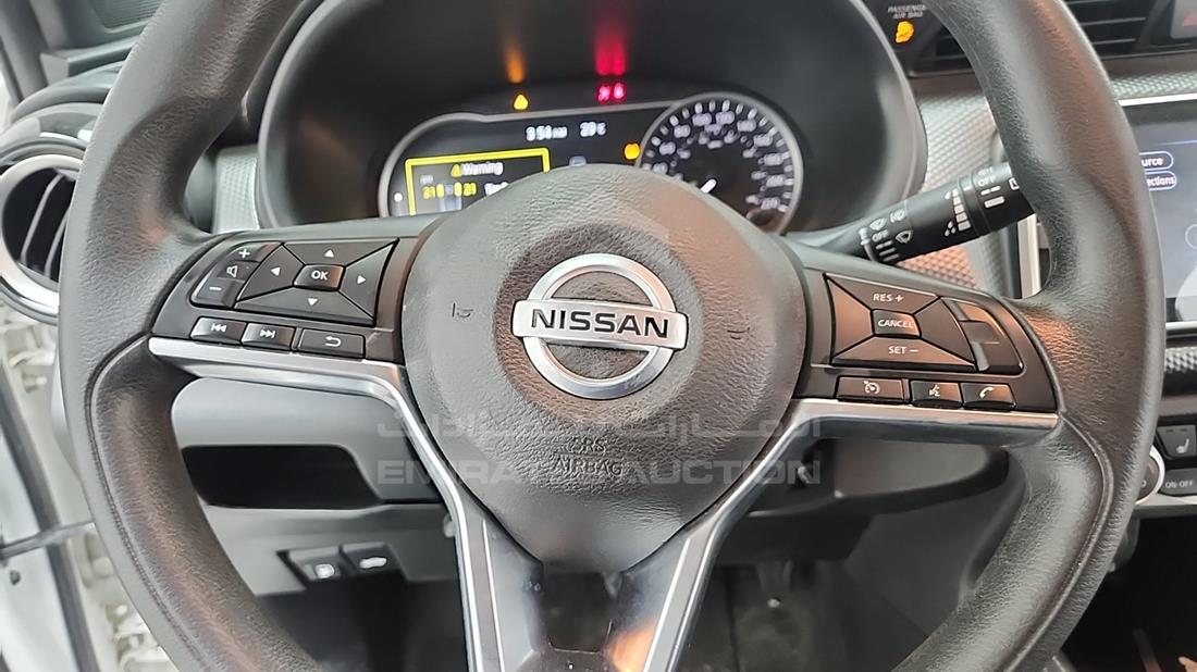2019 Nissan Kicks — Steering & Mounted Controls — Photo 16