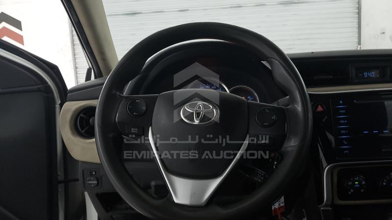 RKLBB9HE8J5212787 Auction: EmiratesAuction Lot: 404125 RKLBB9HE8J5212787 Toyota Corolla 2018 WHITE Photo 13