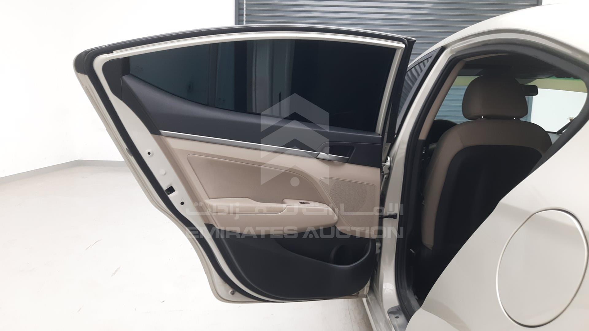 2018 HYUNDAI ELANTRA VIN: 5NPD84LF6JH235542