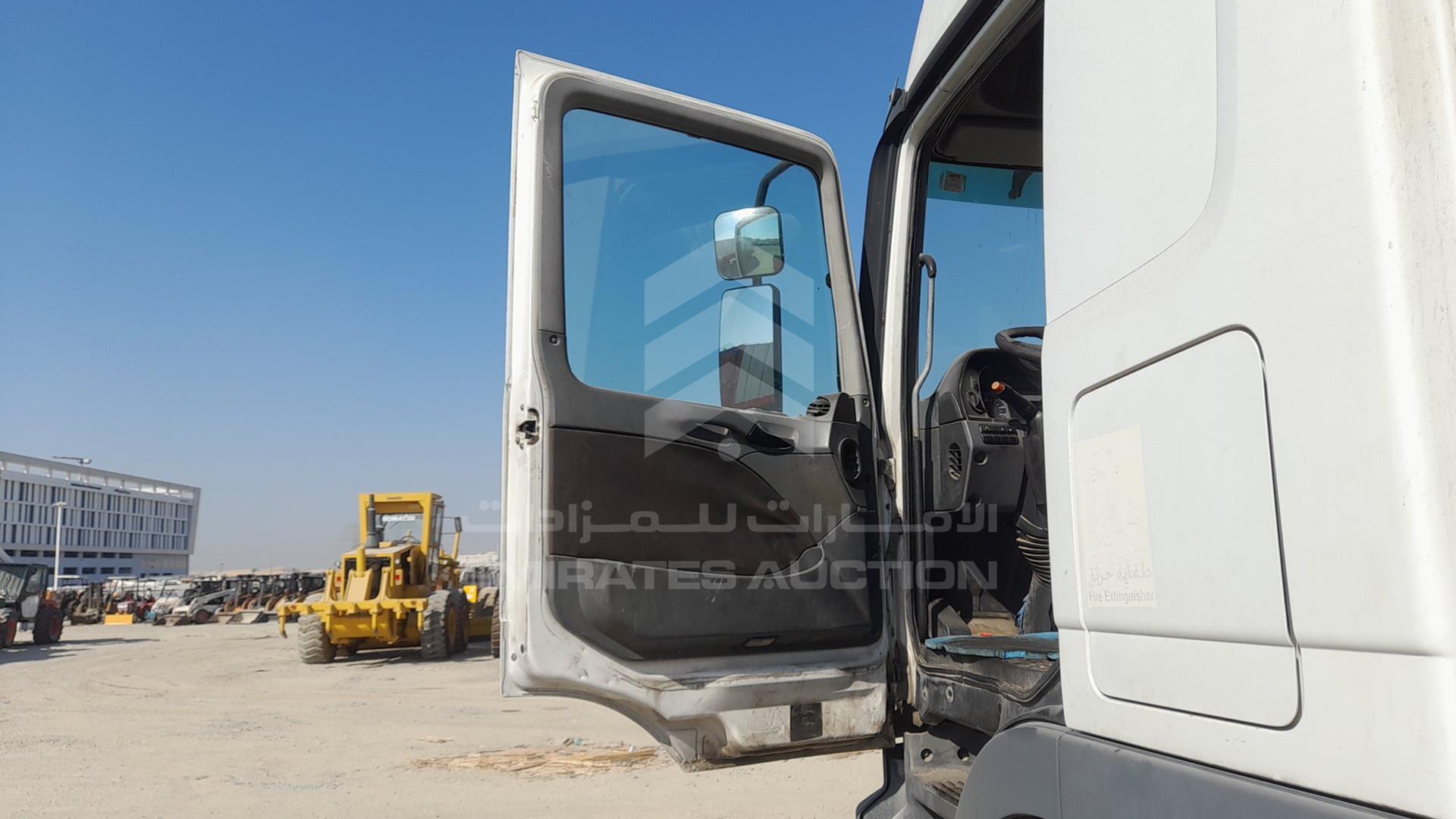 2008 MERCEDES ACTROS VIN: WDAKHCAAX8L307246
