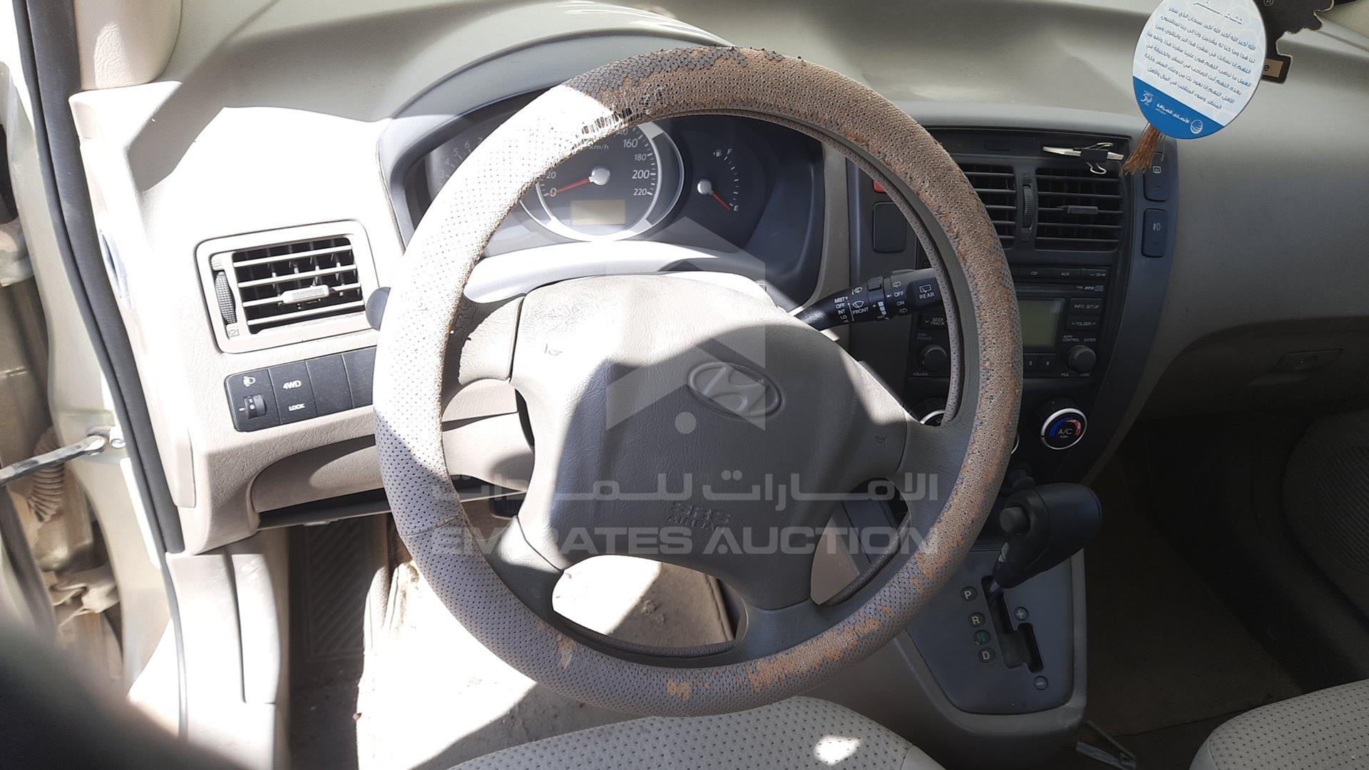 2009 HYUNDAI TUCSON VIN: KMHJM81B29U038399
