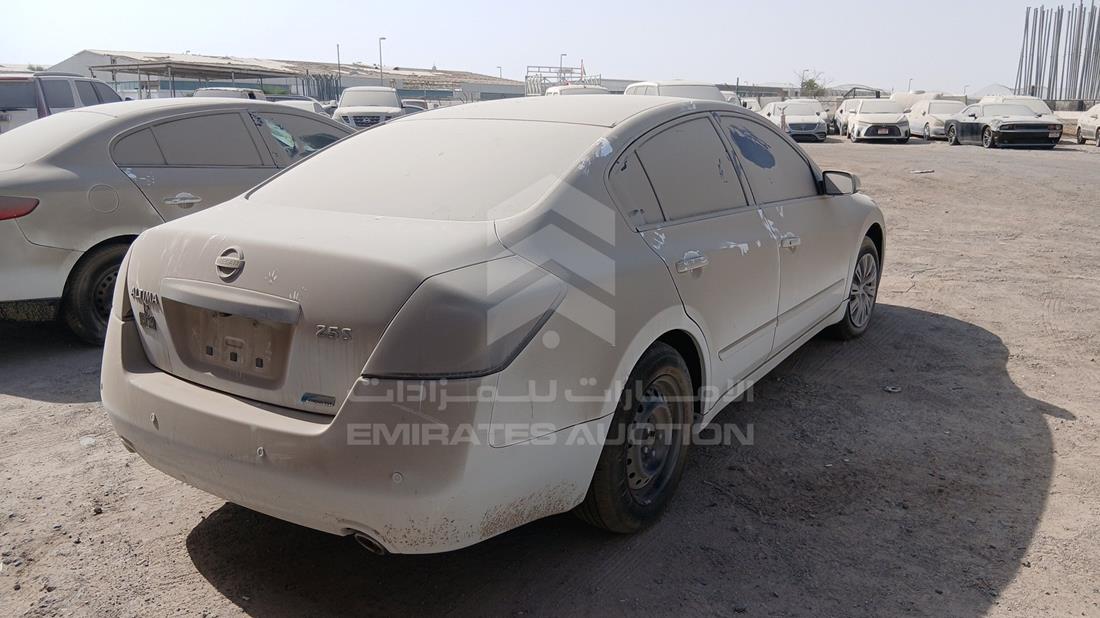 نيسان التيما 2011 — الزاوية الخلفية اليمنى — صورة 8