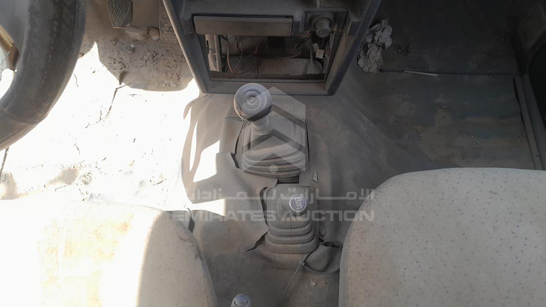 2001 Daihatsu Rocky — Gear View — Photo 17