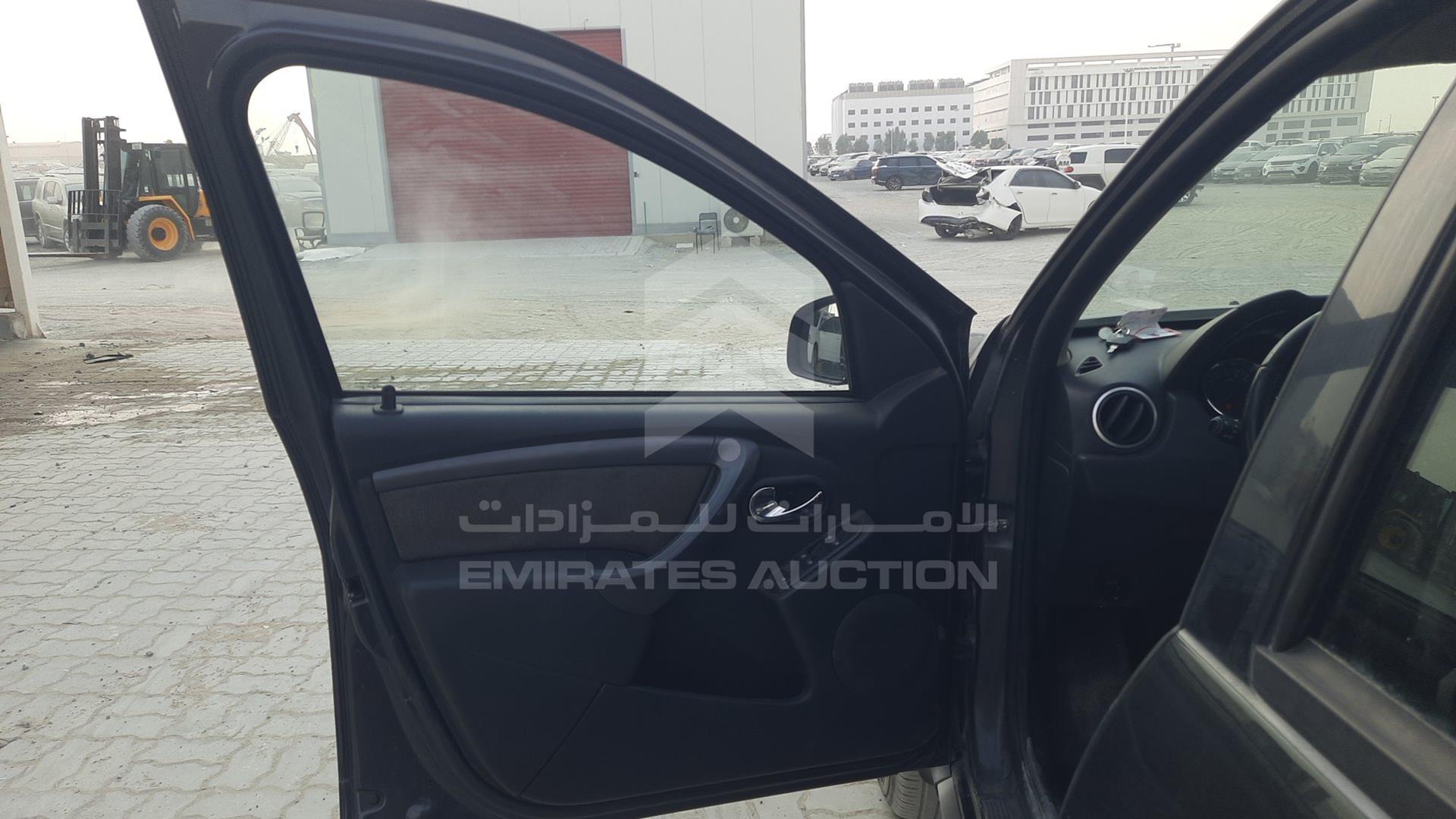 2017 RENAULT DUSTER VIN: VF1HSRCH5HA502395