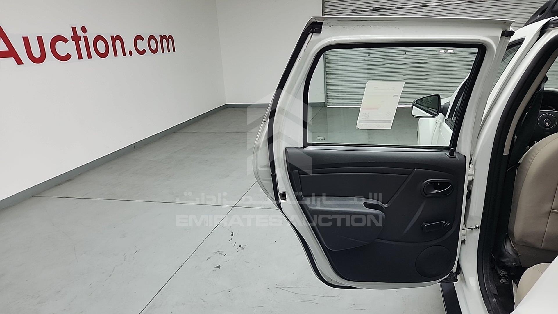 2017 RENAULT DUSTER VIN: VF1HSRGJ8HA529118
