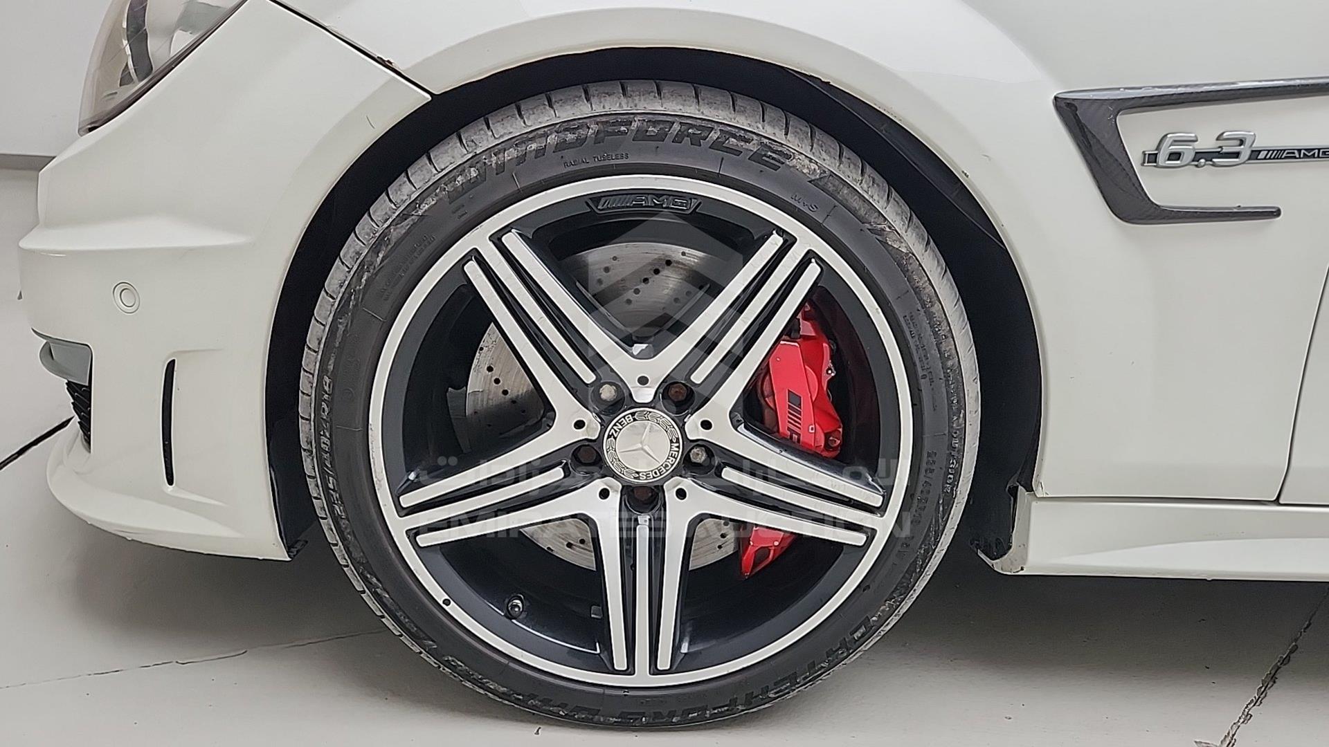 2009 MERCEDES C 63 VIN: WDDGF77X29F242264