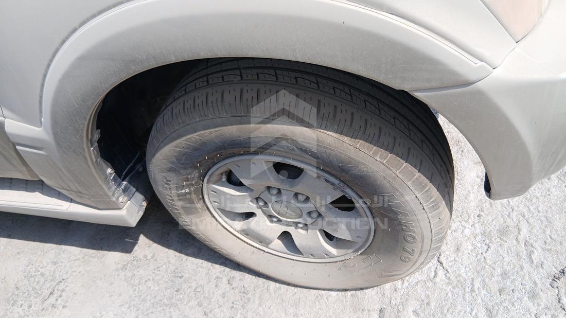 2004 Mitsubishi Pajero — Front Right Tyre — Photo 11