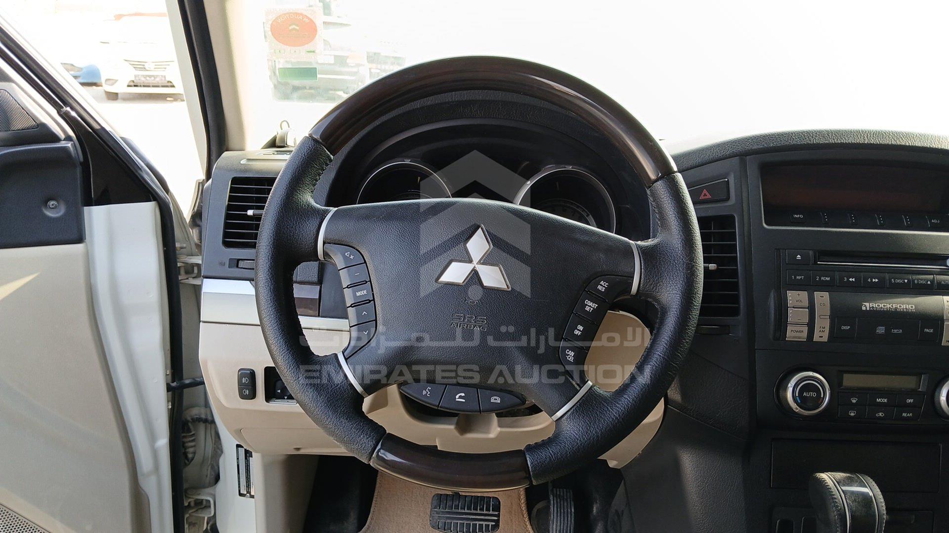 2014 MITSUBISHI PAJERO VIN: JMYLRV95WEJ709535