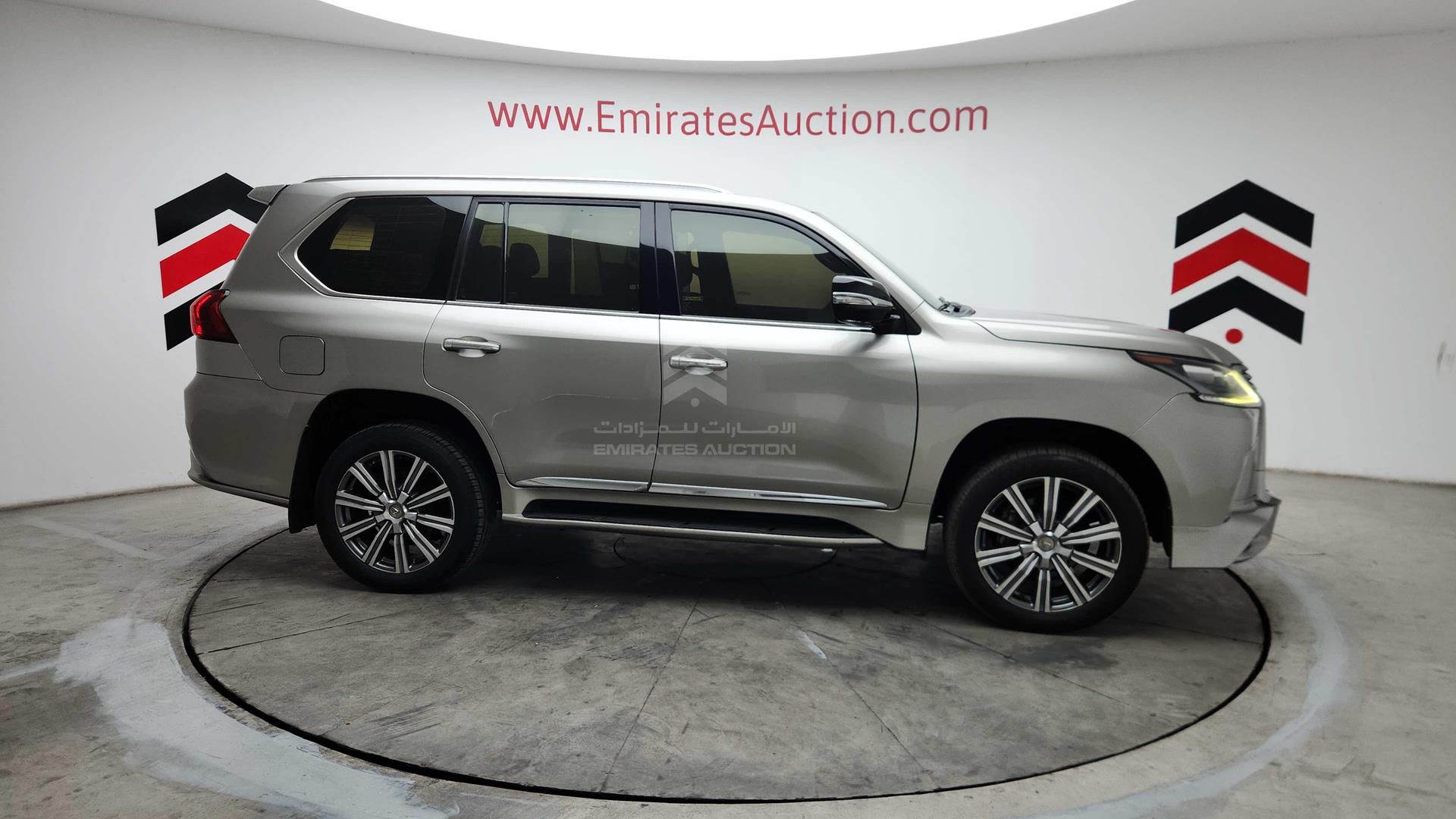 2017 LEXUS LX 570 VIN: JTJHY00W7H4233309