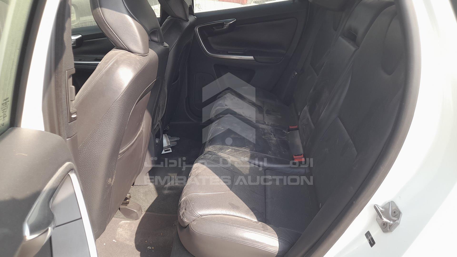 2014 VOLVO XC 60 VIN: YV147HDZ0E2558389