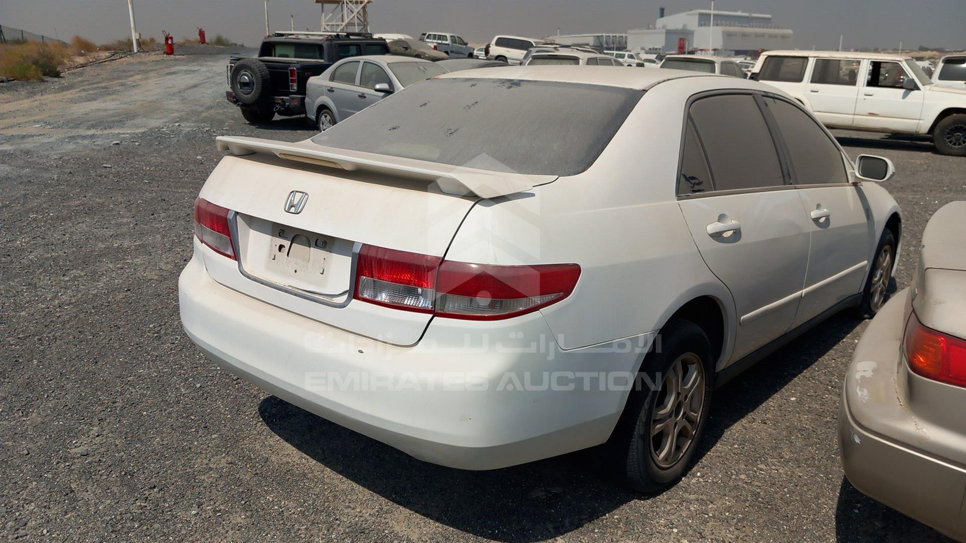 2005 HONDA ACCORD VIN: JHMCM56565C400442