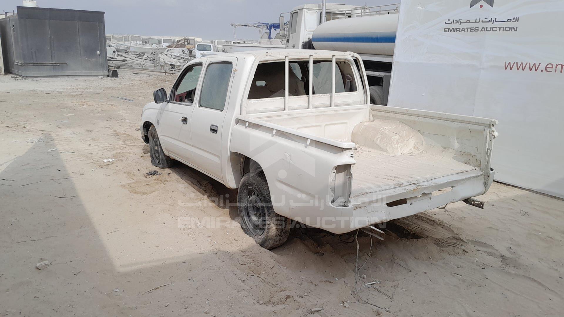 2004 TOYOTA PICK UP VIN: JTFEM426240146092