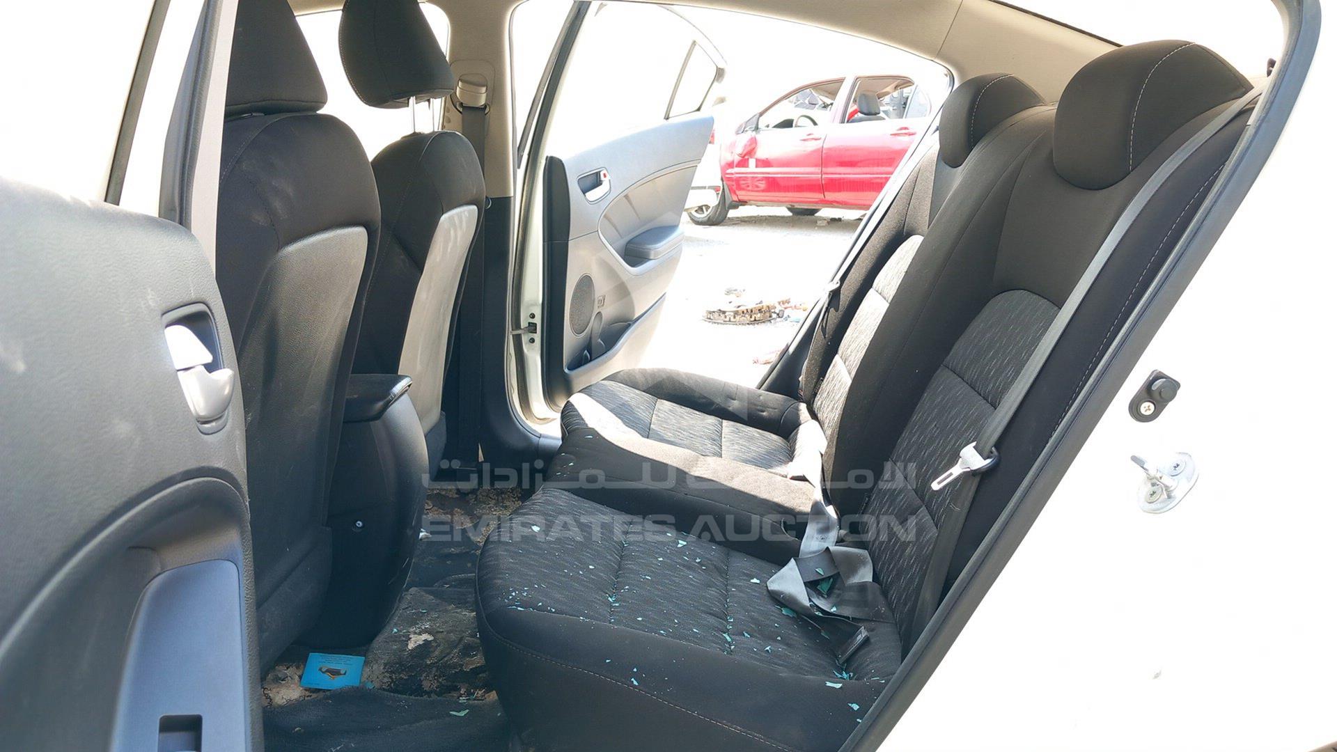 2013 KIA CERATO VIN: KNAFK4111D5806888