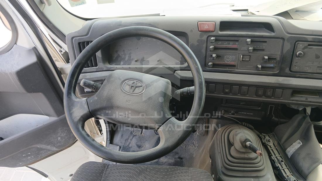 2020 Toyota Coaster — Steering & Mounted Controls — Photo 13