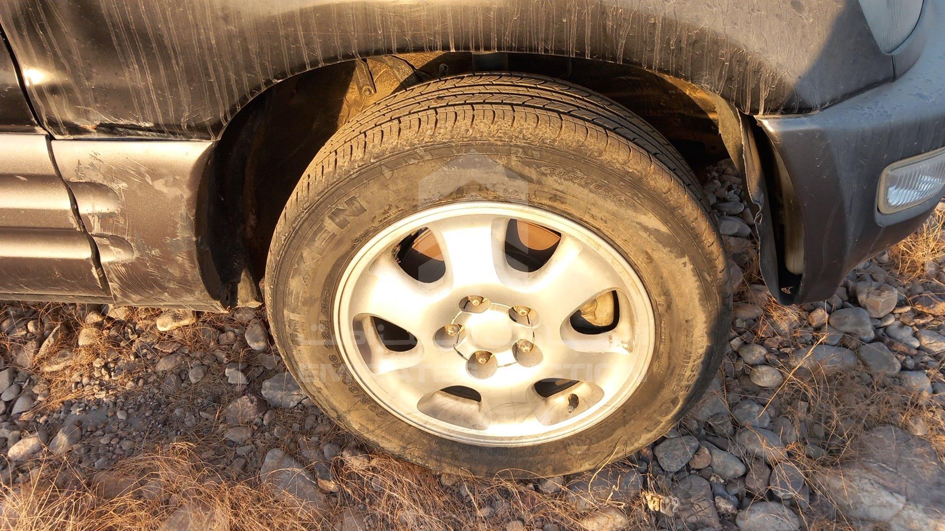 0 TOYOTA --- VIN: SXA100150114