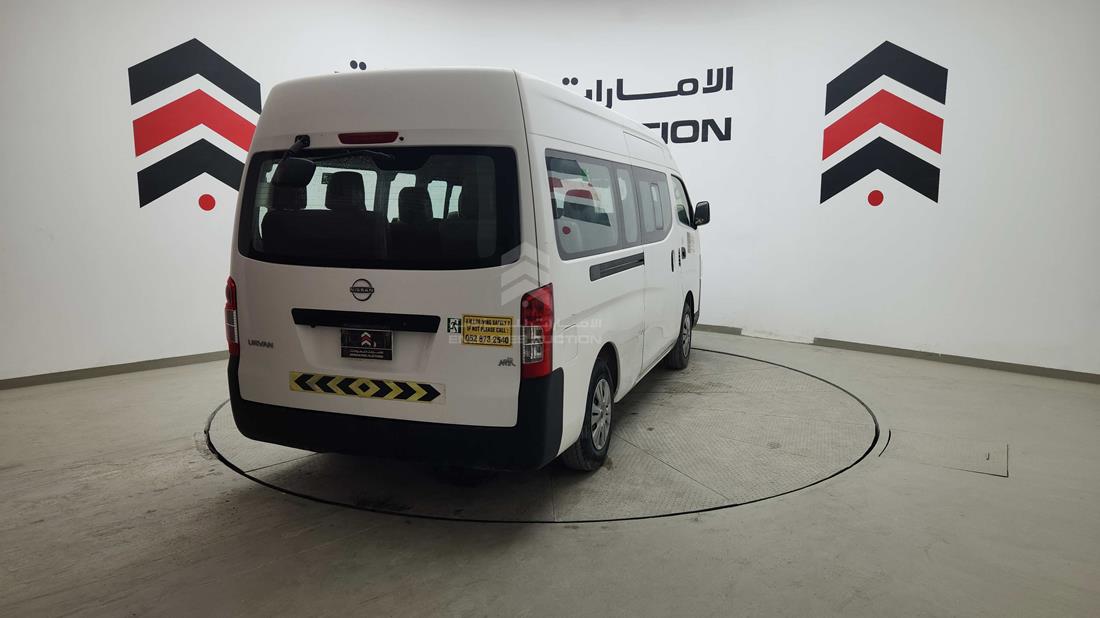 نيسان أورفان 2024 — الزاوية الخلفية اليمنى — صورة 9